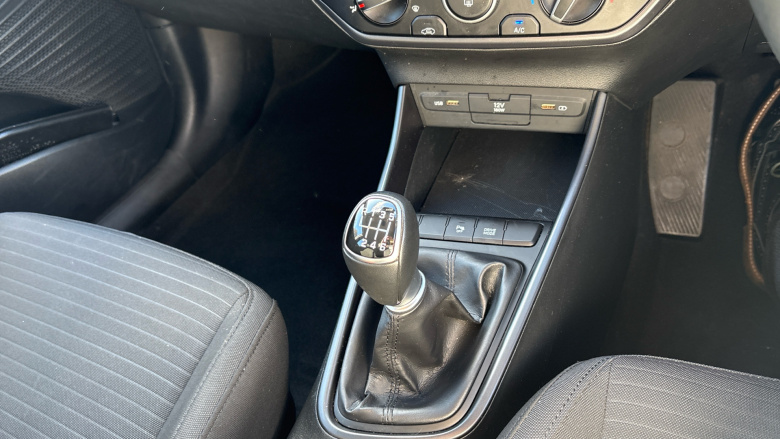 Hyundai i20 1.0T GDi 48V MHD SE Connect 5dr Petrol Hatchback